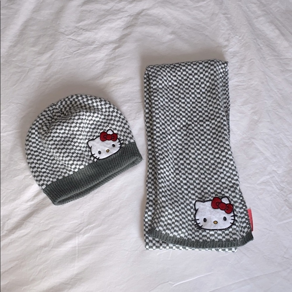 hello kitty beanie and scarf set